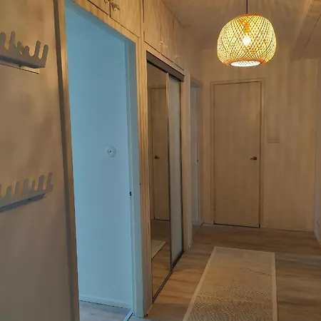 公寓 Two Bedroom Close To Center *